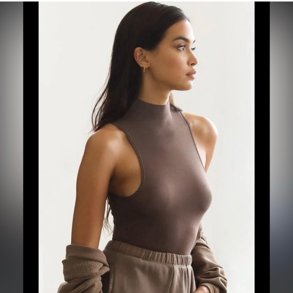 Joah Brown Mock Neck Tank
